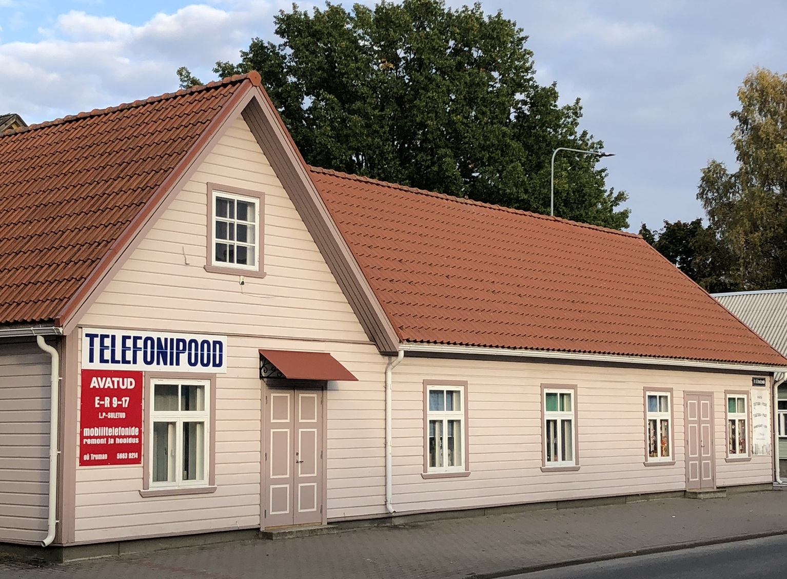 Mobiilipoe esindus aadressil Liiva 16A, Võru